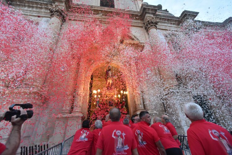 Ragusa, uno straordinario bagno di folla ha onorato il patrono San Giovanni Battista