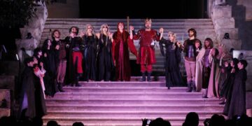 Ragusa, applausi a scena aperta a Donnafugata per il Macbeth della compagnia Godot