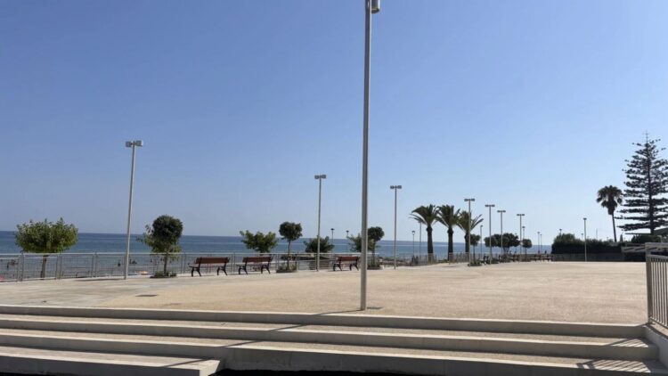 Marina di Modica, scatto d’ira in piazza. Giovane sottoposto a Tso