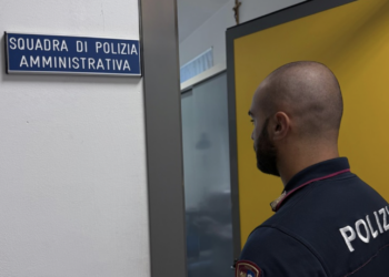 Santa Croce, intrattenimento danzante in corso in un locale senza le adeguate autorizzazioni: sanzioni della Questura