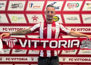 L’attaccante Salvo Cocimano ha scelto il Vittoria calcio