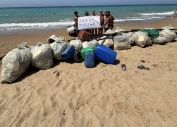 Museo di Kamarina, rimossa una tonnellata di plastica e di ingombranti dalla spiaggia sottostante