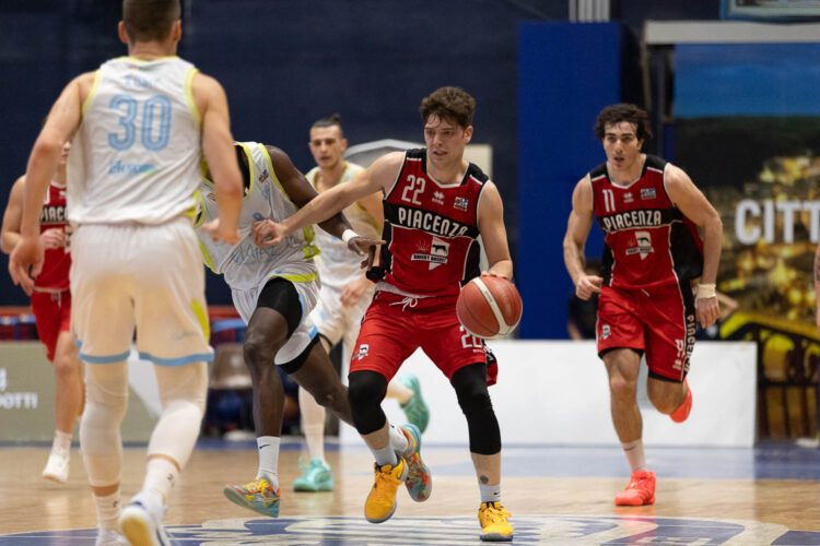 La Virtus Ragusa ingaggia il play guardia Tommaso Lanzi