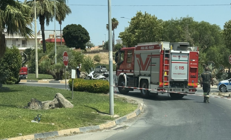 Comiso, scooter contro auto: ci sono feriti lievi