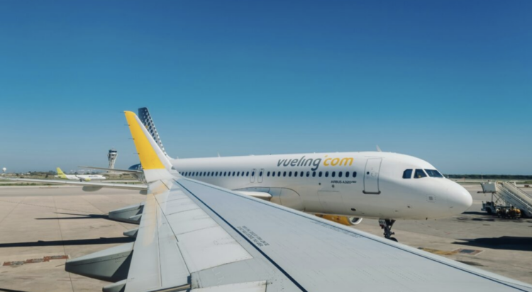 Il volo Comiso-Barcellona è partito ieri con 4 ore di ritardo, ecco come farsi risarcire dalla compagnia