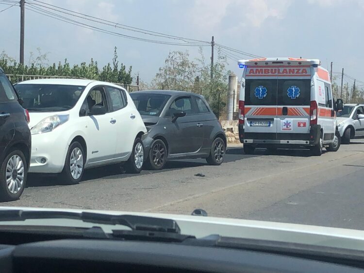 Vittoria, incidente stradale all’uscita della città: 4 feriti