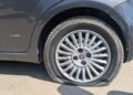 Marina di Modica, squarciate le gomme di una vettura in sosta con un’arma da taglio