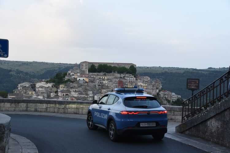 Ragusa, maltrattava la compagna: braccialetto elettronico per un 45enne