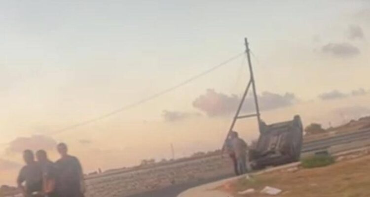 Ragusa, scontro tra due auto a Cento Pozzi. Una si ribalta