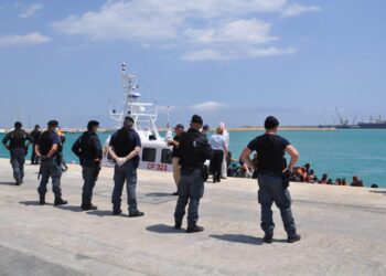 Pozzallo, fermato un 18enne egiziano: è accusato di essere uno scafista