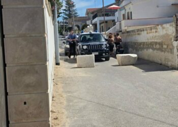 Scoglitti, sub recuperano oggetto di metallo ma non si accorgono che è una granata inesplosa: tragedia scampata