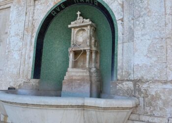 Ispica, rubano il quadretto della Madonnina dalla fontana ai piedi della chiesa Madre