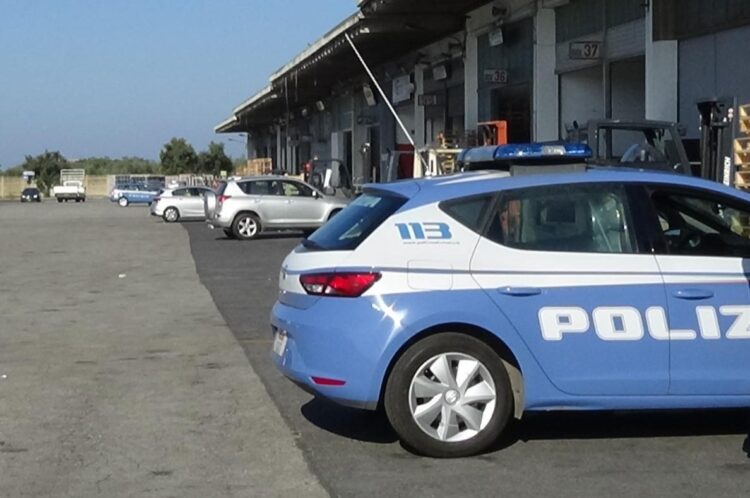 Vittoria, in carcere un pregiudicato di 62 anni per estorsione agli autotrasportatori del mercato