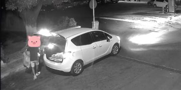 Santa Croce, butta i rifiuti per strada: beccato per ben tredici volte durante la stagione estiva