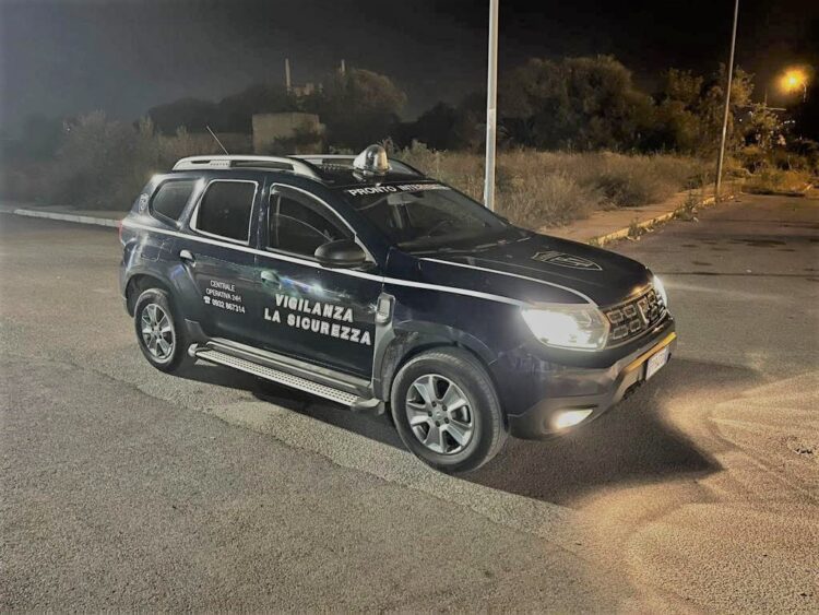 Santa Croce, minacciato da un cittadino straniero armato di coltello