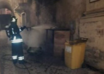 Modica, fiamme in via Grimaldi. Centro storico sempre più off limits