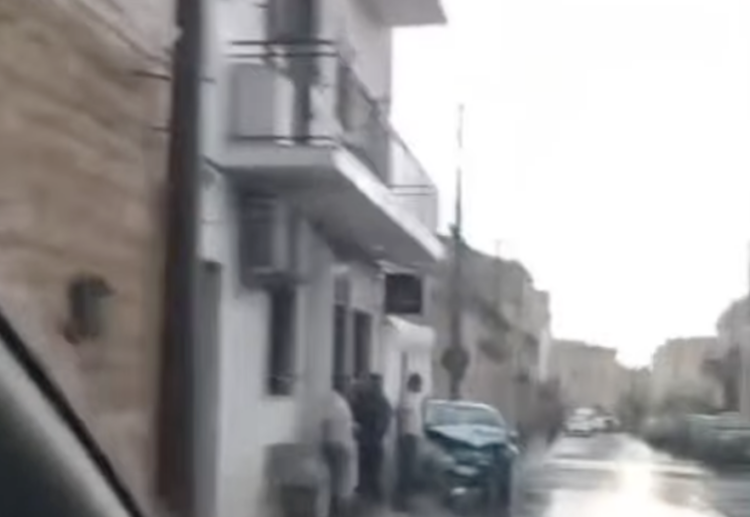 Donnalucata, scontro tra una Panda e un furgone