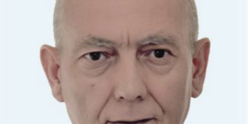 Vittoria dice addio all’ex ispettore della polizia municipale Mario De Caro
