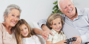 Ragusa, nonni e nipoti: generazioni a confronto
