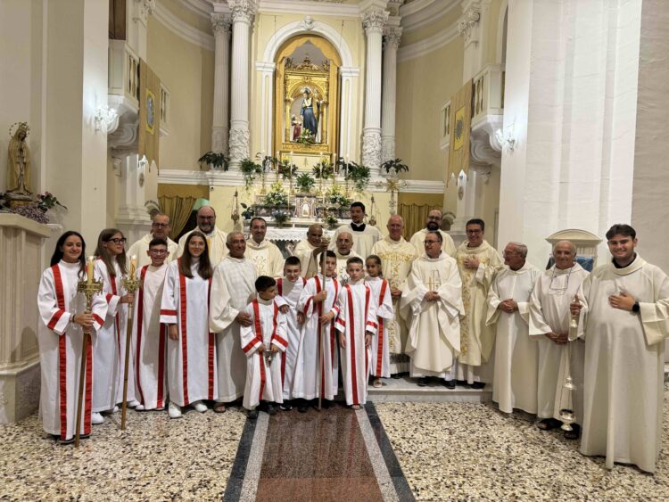 Giarratana, celebrati i trent’anni di ordinazione sacerdotale del nuovo parroco don Ottone