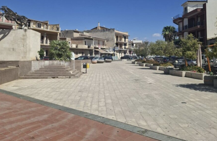 Acate: stop a calcio, bici e monopattini in piazza Matteotti