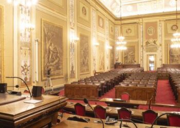 Quanto hanno guadagnato nel 2024 i 70 deputati della Regione Siciliana? Ecco i numeri