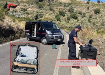 Valigia sospetta sulla Militello-Vizzini, treni fermi e strada chiusa