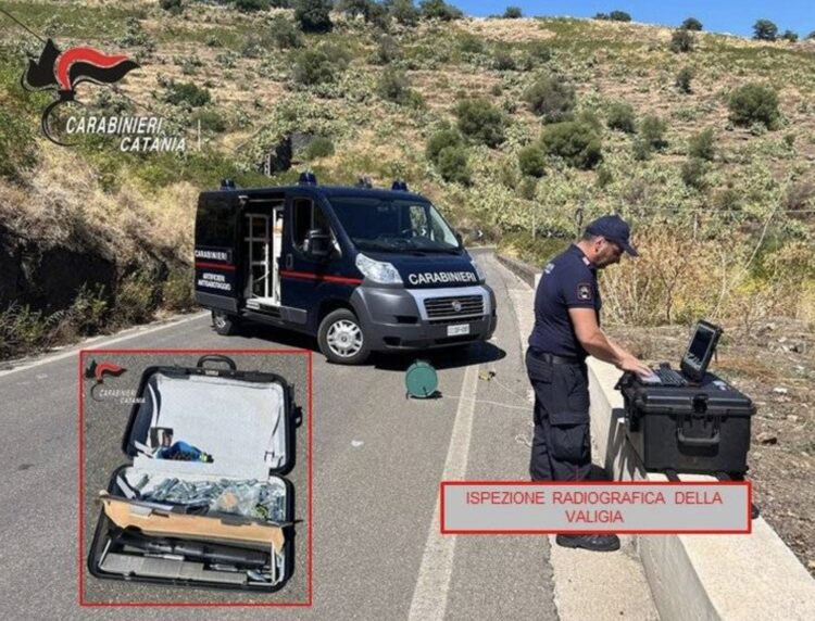 Valigia sospetta sulla Militello-Vizzini, treni fermi e strada chiusa