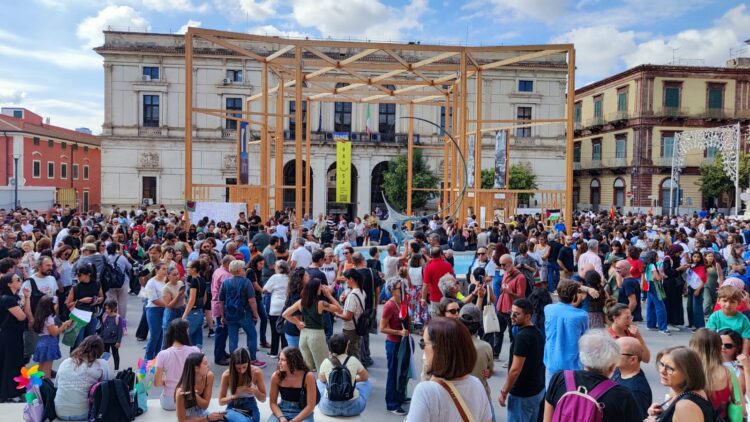 Ragusa, massiccia adesione alla manifestazione pro Gaza