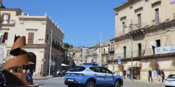 Modica, misura cautelare per un 32enne di Pozzallo ritenuto l’autore della spaccata ai danni di una gioielleria di Comiso
