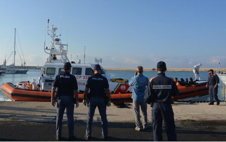 Pozzallo, denunciati tre bangladesi per favoreggiamento dell’immigrazione clandestina