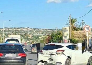 Donnalucata, scontro tra auto: un ferito