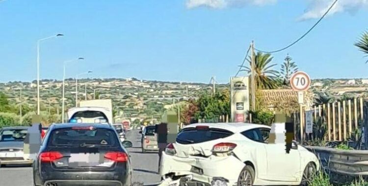 Donnalucata, scontro tra auto: un ferito