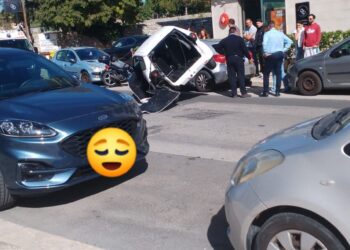 Modica Alta, scontro tra una minicar e un autobus: c’è una ferita