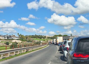 Traffico bloccato a Modica, la polizia locale: “Stiamo cercando le soluzioni migliori”