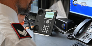 Vittoria, usa lo spray al peperoncino per rubare i telefonini a due bangladesi: 17enne tunisino in manette