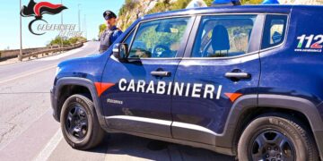Ispica, appicca il fuoco a un’auto in strada: denunciato 57enne