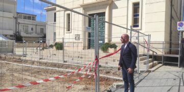 Scoglitti, sopralluogo dell’assessore Nicastro al cantiere di piazza Cavour