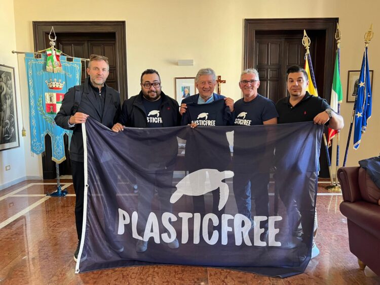 Ispica, il Comune stipula protocollo con l’associazione Plastic free