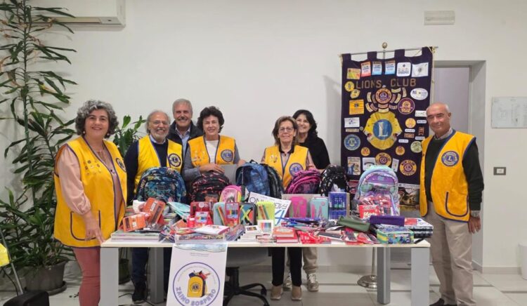 Ragusa e l’iniziativa Lions Zaino sospeso, un gesto di solidarietà che fa scuola