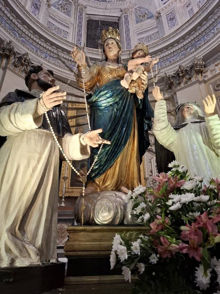 Ragusa, la festa in onore della Madonna del Rosario. Oggi la benedizione del frumento