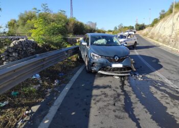 Vittoria, scontro tra due auto in contrada Passo Scarparo: un ferito lieve