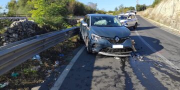 Vittoria, scontro tra due auto in contrada Passo Scarparo: un ferito lieve