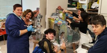 L’Anffas Ragusa e il pomeriggio tra carta, colori e colla
