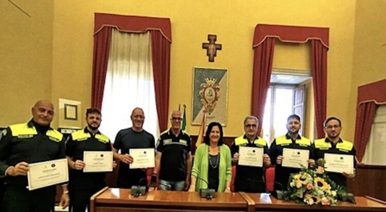 Comiso, il sindaco “premia” gli “angeli” della protezione civile