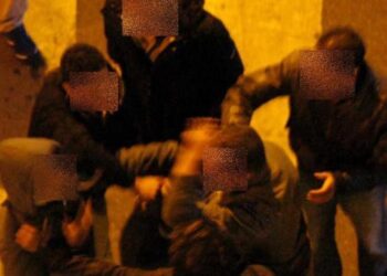 Modica, difende la figlioletta: aggredito il genitore