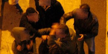 Modica, difende la figlioletta: aggredito il genitore