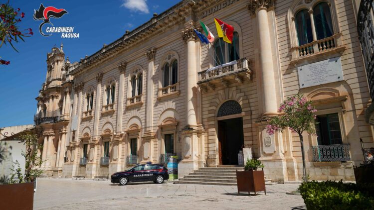 Scicli, 17enne trovato in possesso di hashish e di una ingente somma di denaro: denunciato