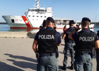 Pozzallo, arrestati due scafisti egiziani per favoreggiamento dell’immigrazione clandestina