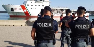Pozzallo, arrestati due scafisti egiziani per favoreggiamento dell’immigrazione clandestina